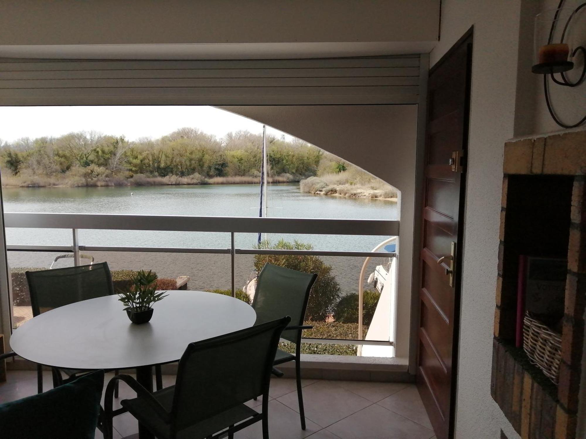 Vue Lagune Et Bateaux A 100M De La Plage سان سيبريان المظهر الخارجي الصورة